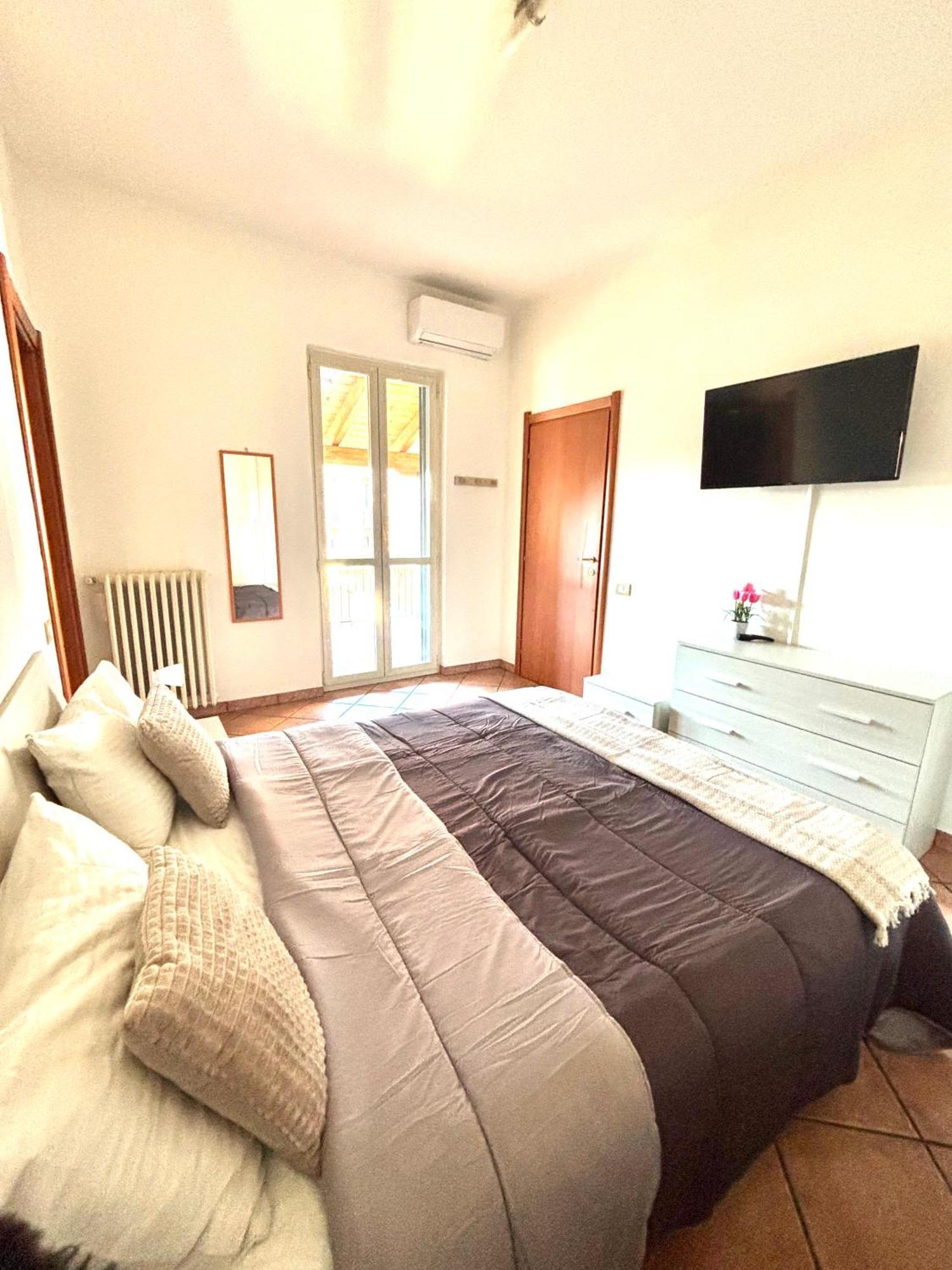 Palazzo Proietti Bilo 7 Apartment Biella Ngoại thất bức ảnh